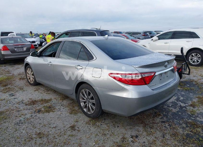 Photo 3 of 2017 Toyota Camry XLE (VIN 4T1BF1FK2HU814057)