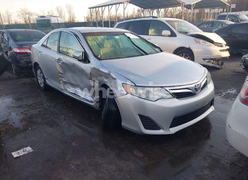 2012 Toyota Camry LE (VIN 4T1BF1FK3CU083356) main photo