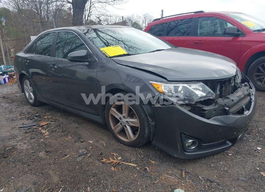 2012 Toyota Camry SE (VIN 4T1BF1FK3CU095720) main photo