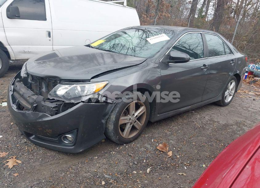 Photo 2 of 2012 Toyota Camry SE (VIN 4T1BF1FK3CU095720)