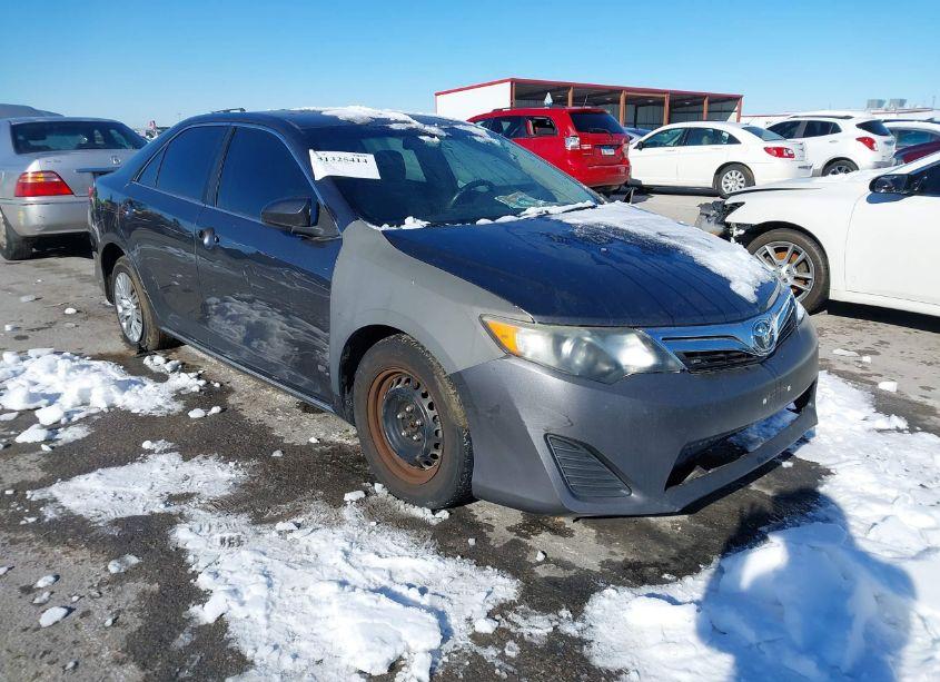 2012 Toyota Camry LE (VIN 4T1BF1FK3CU112161) main photo