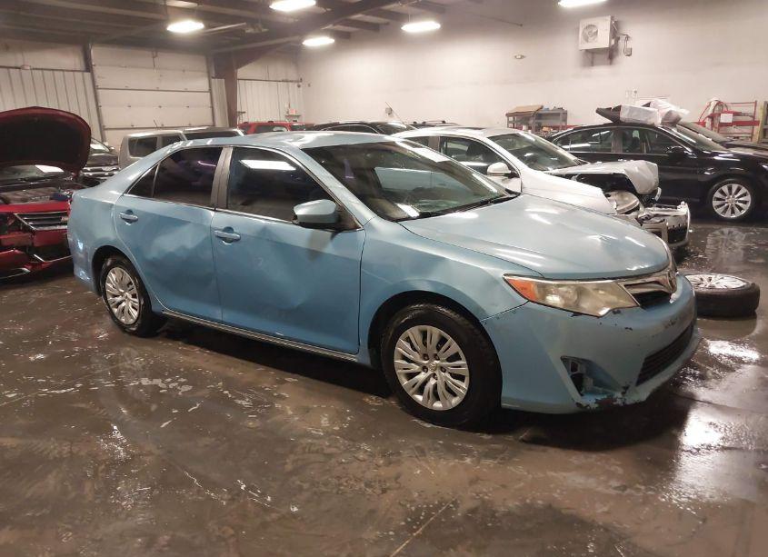 2012 Toyota Camry LE (VIN 4T1BF1FK3CU580732) main photo