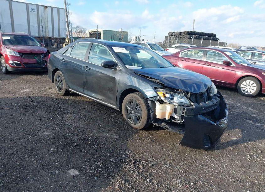 2013 Toyota Camry LE (VIN 4T1BF1FK3DU229806) main photo