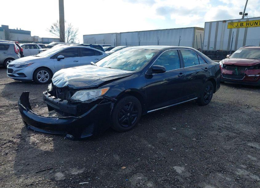 Photo 2 of 2013 Toyota Camry LE (VIN 4T1BF1FK3DU229806)