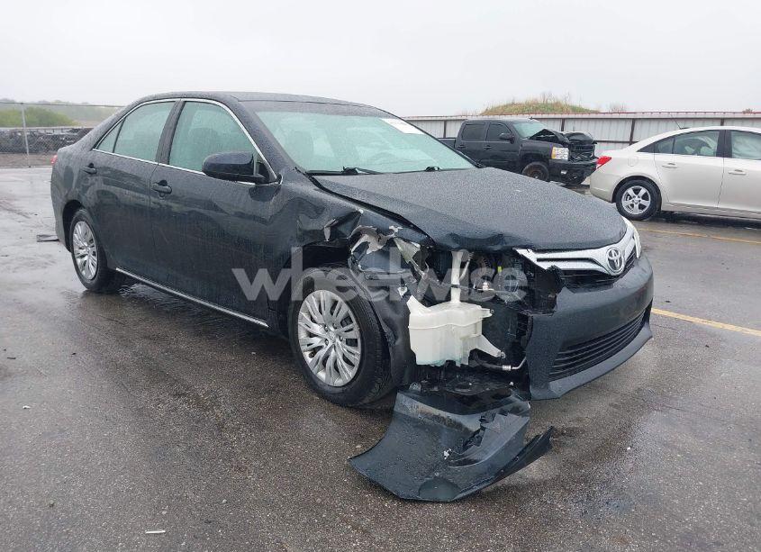 2013 Toyota Camry LE (VIN 4T1BF1FK3DU232950) main photo