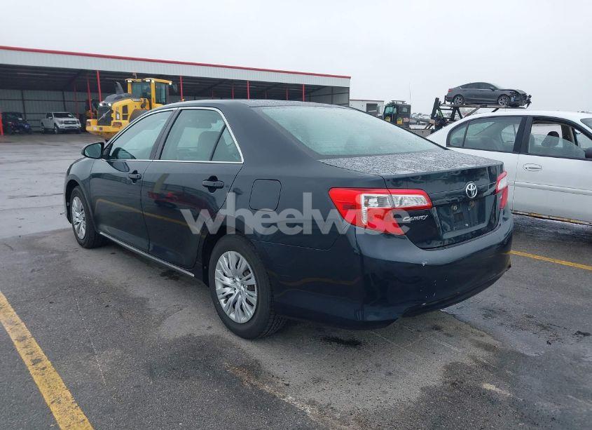 Photo 3 of 2013 Toyota Camry LE (VIN 4T1BF1FK3DU232950)