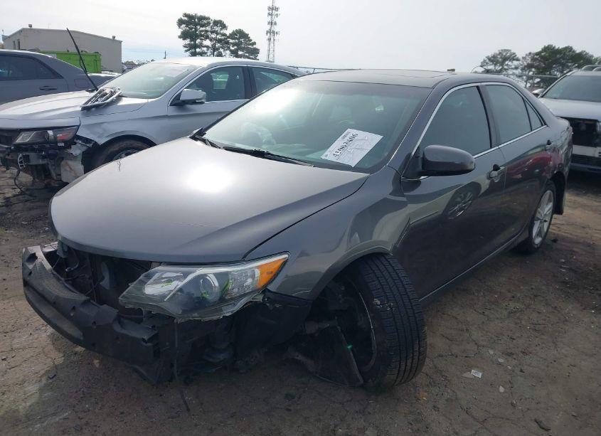 Photo 2 of 2013 Toyota Camry SE (VIN 4T1BF1FK3DU234536)
