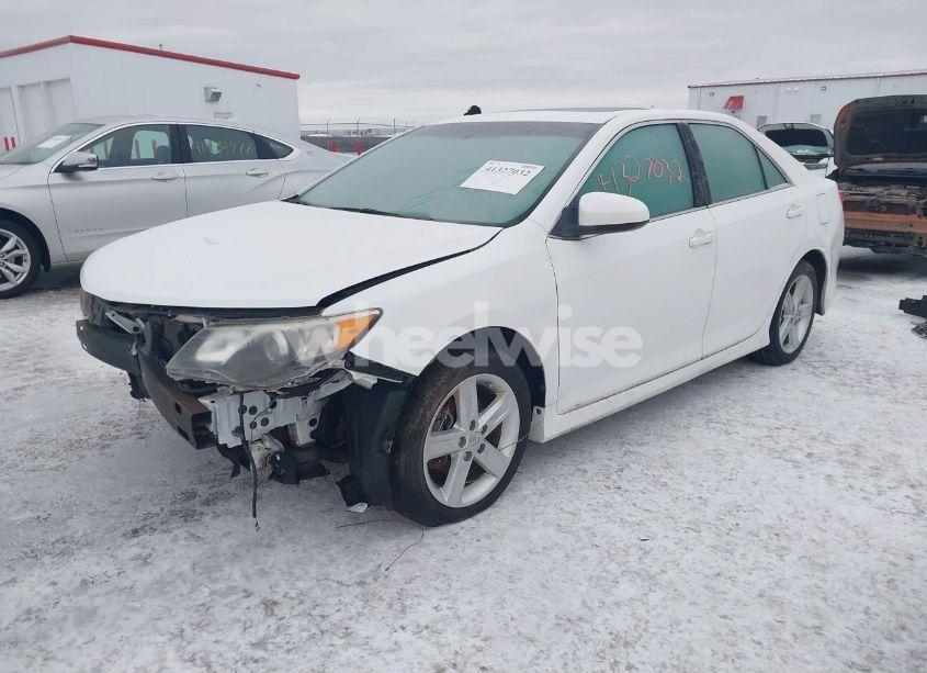 Photo 2 of 2013 Toyota Camry SE (VIN 4T1BF1FK3DU258772)