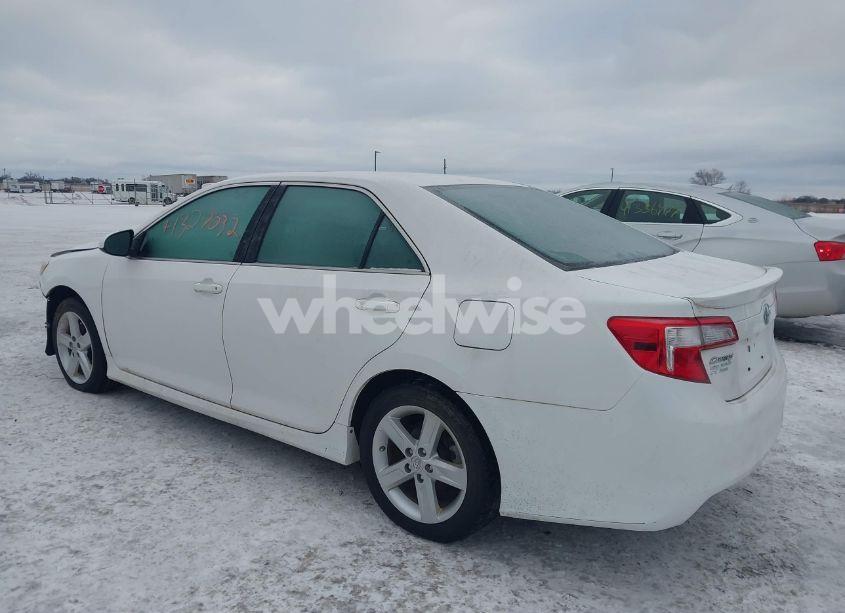 Photo 3 of 2013 Toyota Camry SE (VIN 4T1BF1FK3DU258772)