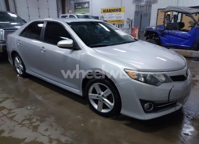 2013 Toyota Camry SE (VIN 4T1BF1FK3DU271523) main photo