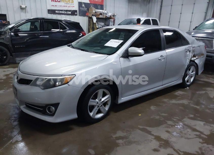 Photo 2 of 2013 Toyota Camry SE (VIN 4T1BF1FK3DU271523)
