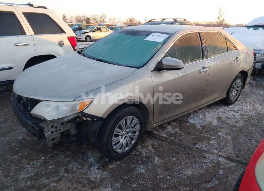 Photo 2 of 2013 Toyota Camry LE (VIN 4T1BF1FK3DU298074)
