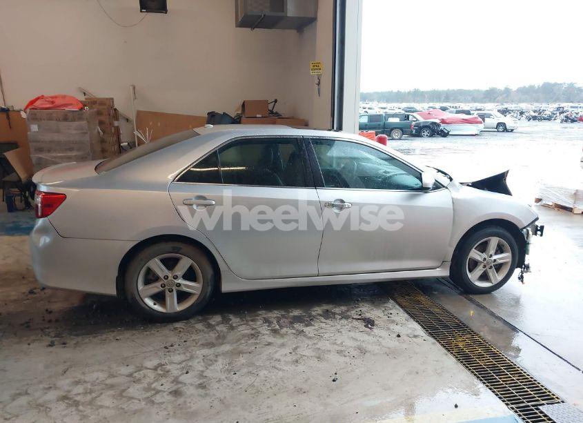 Photo 14 of 2013 Toyota Camry SE (VIN 4T1BF1FK3DU638498)