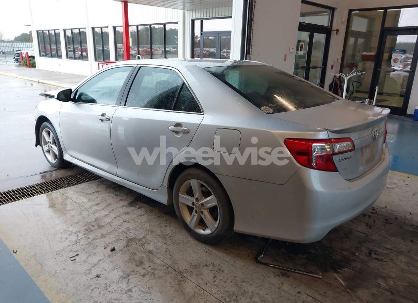 Photo 3 of 2013 Toyota Camry SE (VIN 4T1BF1FK3DU638498)