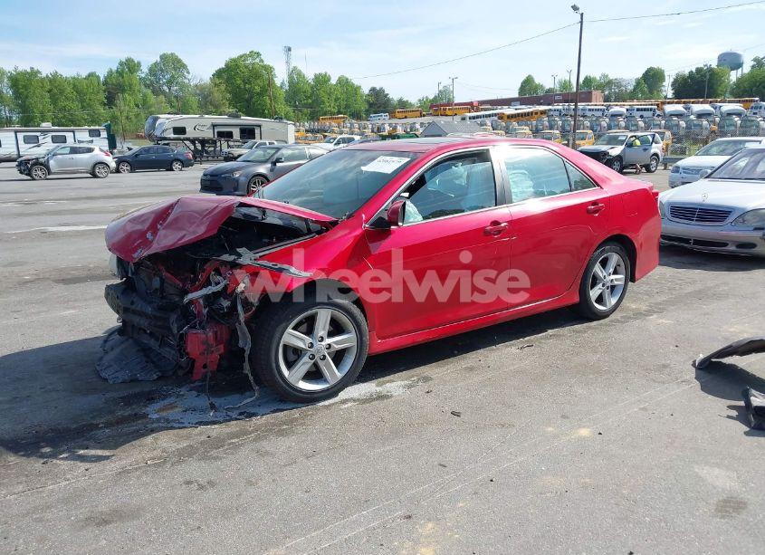 Photo 2 of 2013 Toyota Camry SE (VIN 4T1BF1FK3DU638985)