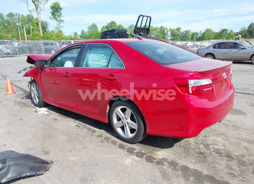 Photo 3 of 2013 Toyota Camry SE (VIN 4T1BF1FK3DU638985)