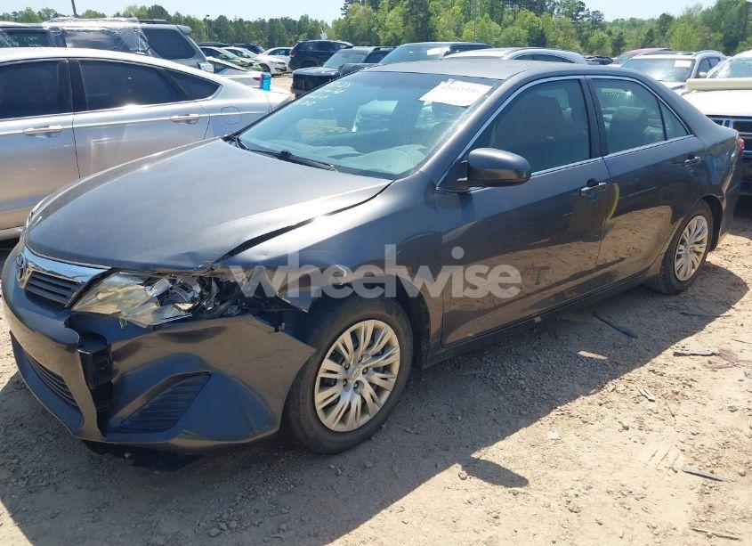 Photo 2 of 2013 Toyota Camry L (VIN 4T1BF1FK3DU646553)