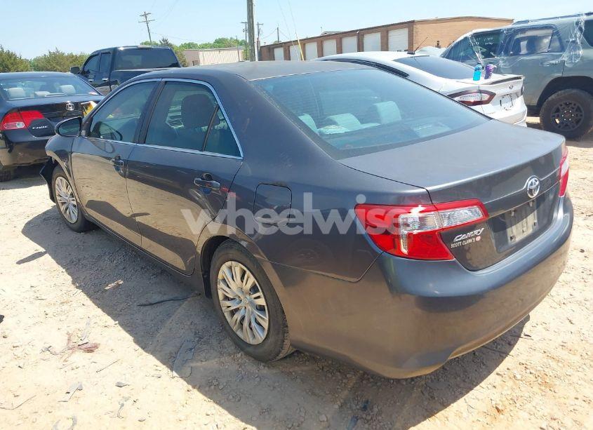 Photo 3 of 2013 Toyota Camry L (VIN 4T1BF1FK3DU646553)
