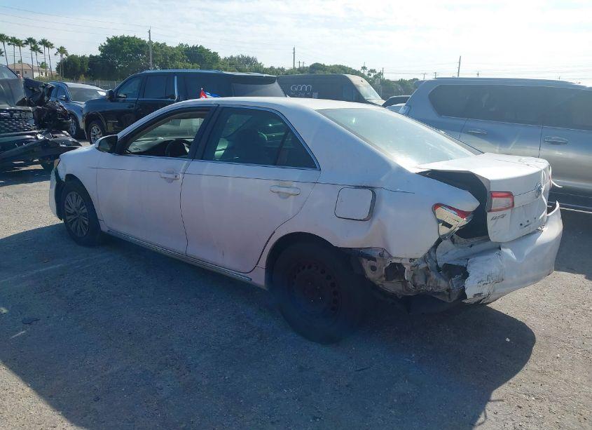 Photo 3 of 2013 Toyota Camry LE (VIN 4T1BF1FK3DU651218)