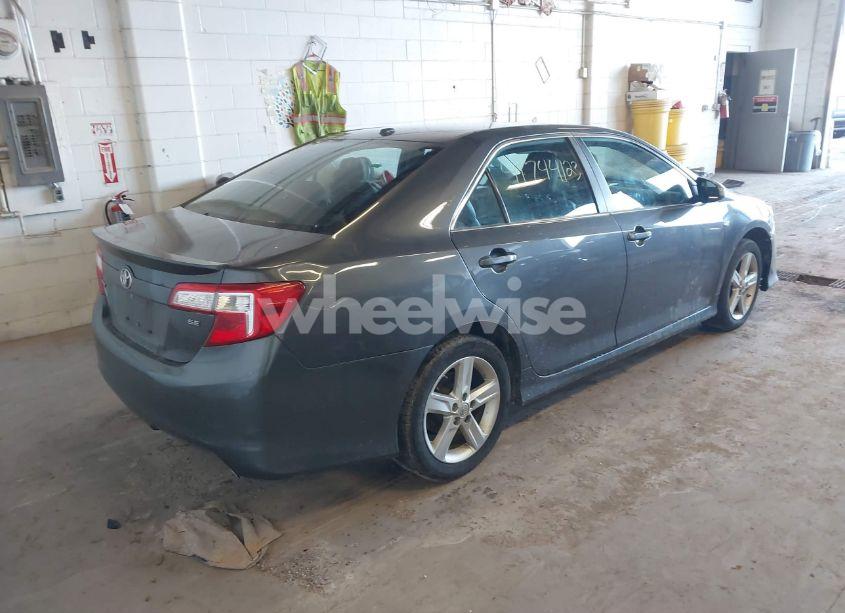 Photo 4 of 2013 Toyota Camry SE (VIN 4T1BF1FK3DU671209)