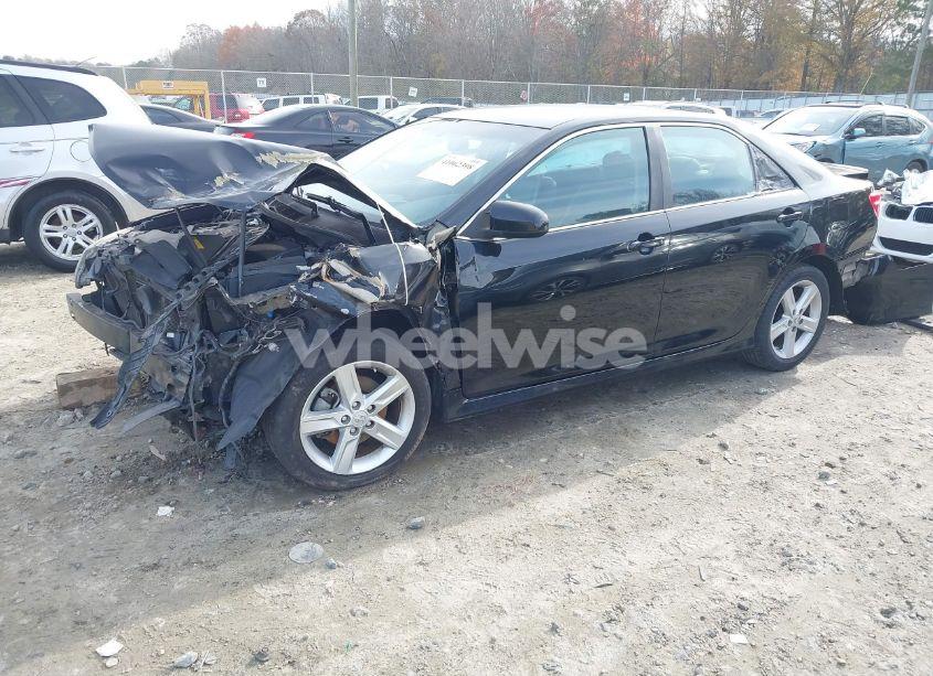 Photo 2 of 2013 Toyota Camry SE (VIN 4T1BF1FK3DU680508)