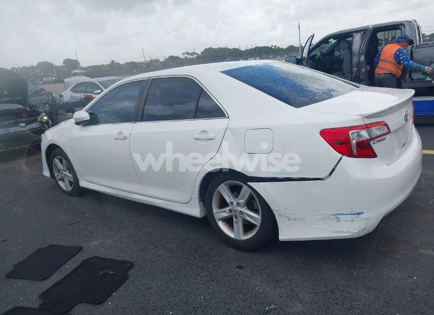 Photo 14 of 2013 Toyota Camry SE (VIN 4T1BF1FK3DU683747)