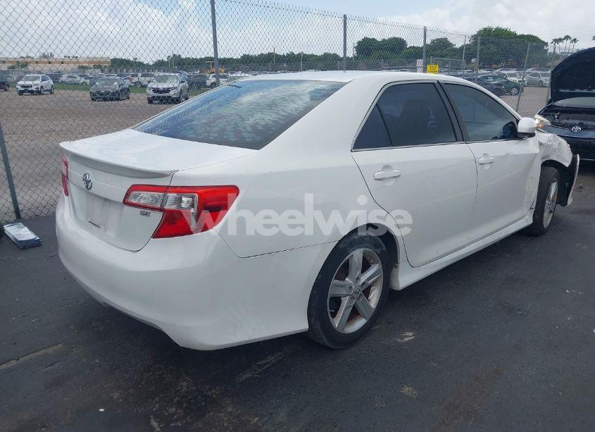 Photo 4 of 2013 Toyota Camry SE (VIN 4T1BF1FK3DU683747)