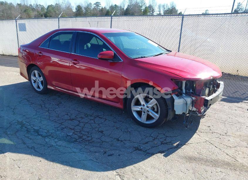 2013 Toyota Camry SE (VIN 4T1BF1FK3DU684980) main photo