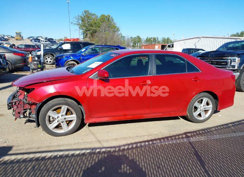 Photo 15 of 2013 Toyota Camry SE (VIN 4T1BF1FK3DU684980)