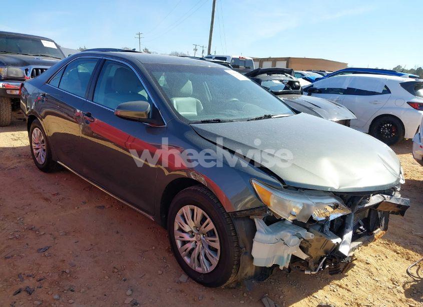 2013 Toyota Camry LE (VIN 4T1BF1FK3DU685689) main photo