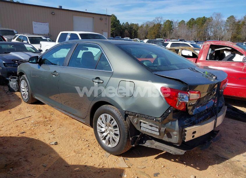 Photo 3 of 2013 Toyota Camry LE (VIN 4T1BF1FK3DU685689)