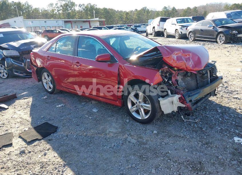 2013 Toyota Camry SE (VIN 4T1BF1FK3DU686826) main photo