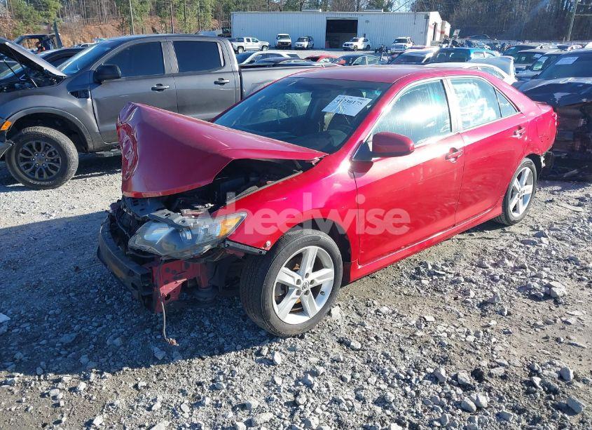 Photo 2 of 2013 Toyota Camry SE (VIN 4T1BF1FK3DU686826)