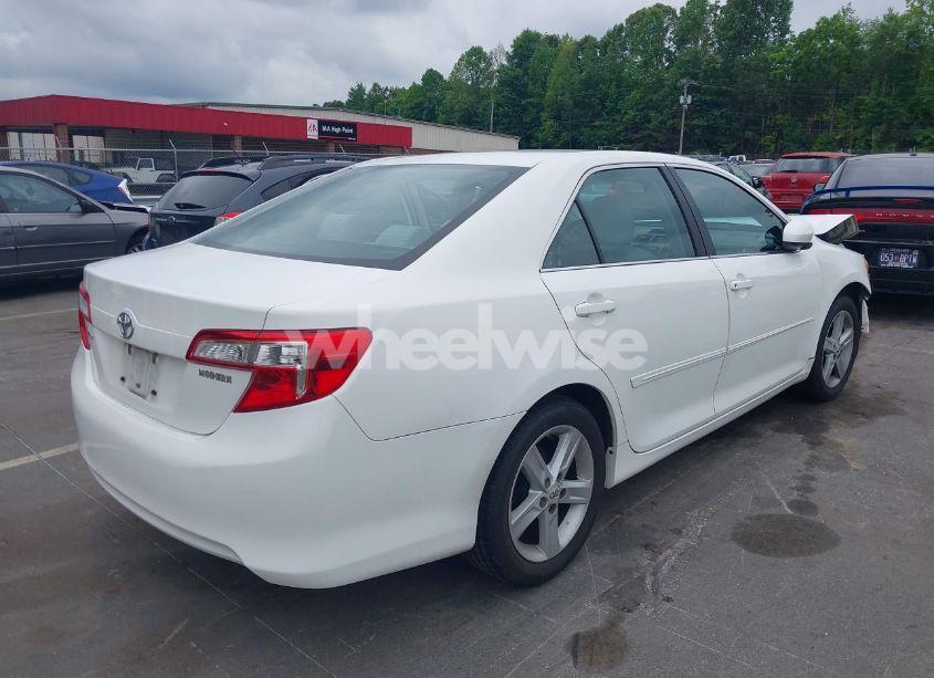 Photo 4 of 2013 Toyota Camry L (VIN 4T1BF1FK3DU692741)