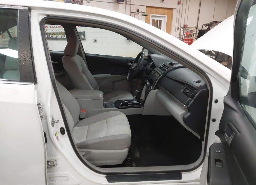 Photo 5 of 2013 Toyota Camry LE (VIN 4T1BF1FK3DU696062)