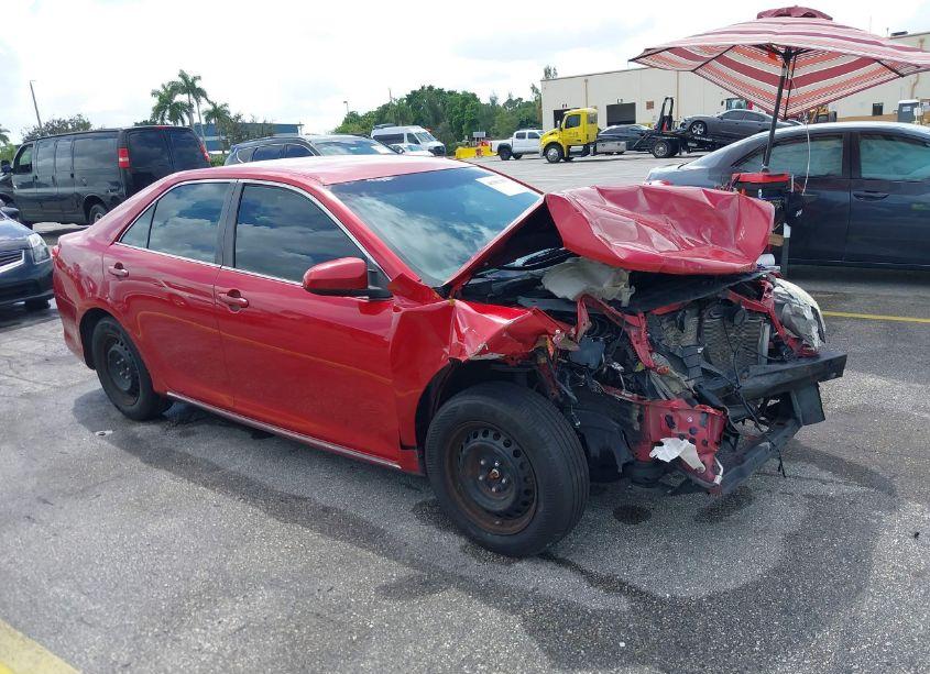 2013 Toyota Camry LE (VIN 4T1BF1FK3DU701843) main photo