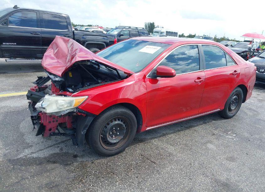 Photo 2 of 2013 Toyota Camry LE (VIN 4T1BF1FK3DU701843)