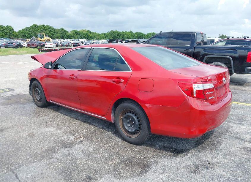 Photo 3 of 2013 Toyota Camry LE (VIN 4T1BF1FK3DU701843)