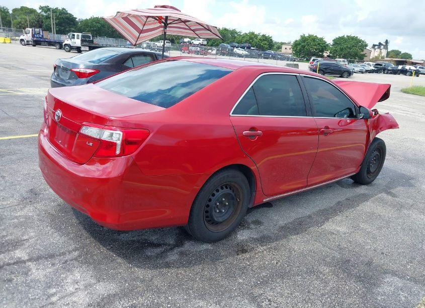 Photo 4 of 2013 Toyota Camry LE (VIN 4T1BF1FK3DU701843)