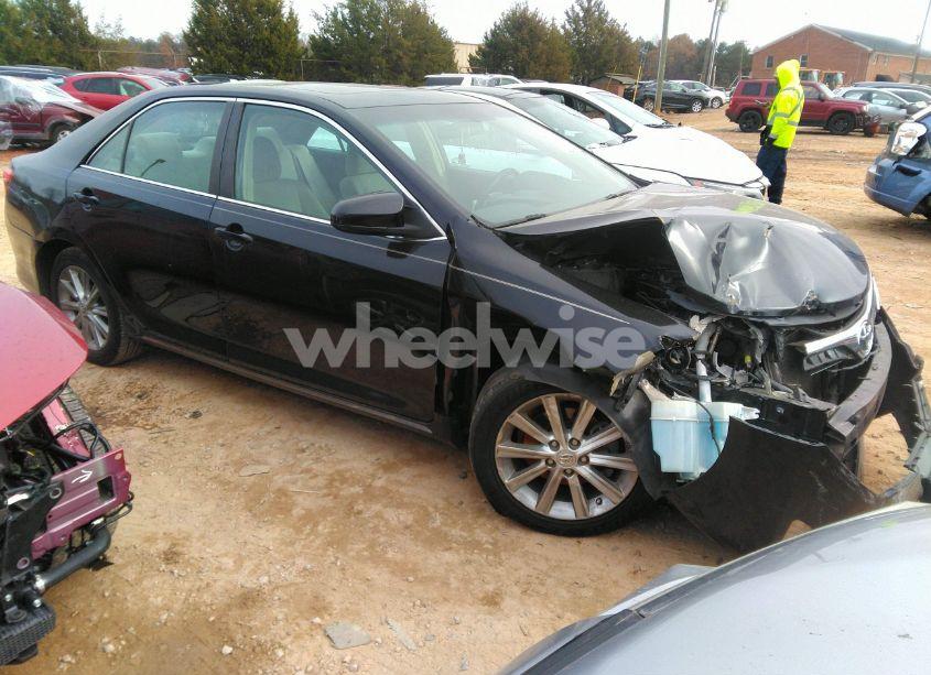 2013 Toyota Camry XLE (VIN 4T1BF1FK3DU716102) main photo