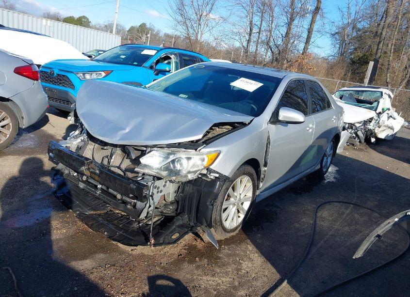 Photo 2 of 2013 Toyota Camry SE (VIN 4T1BF1FK3DU716908)