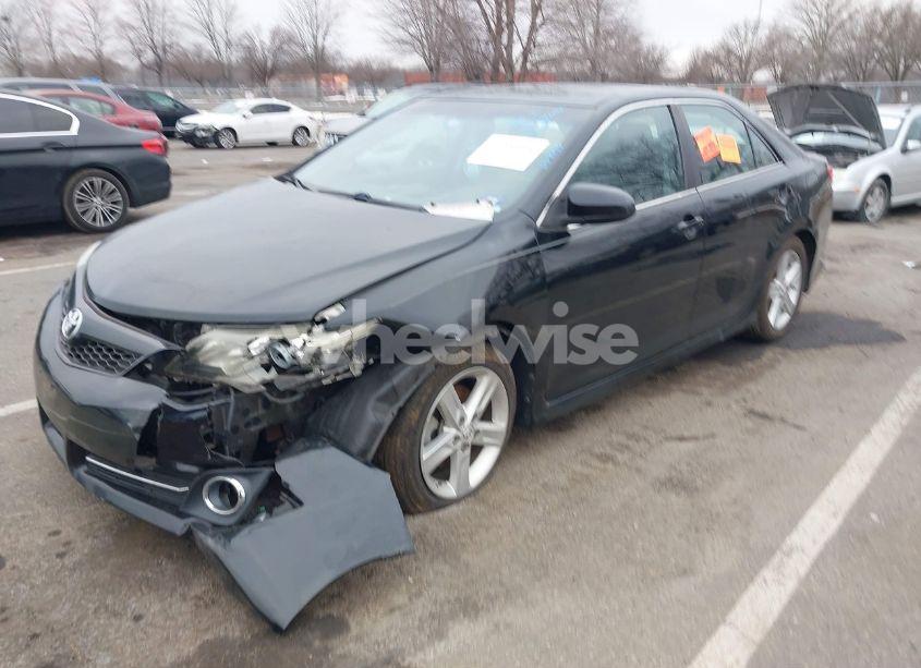 Photo 2 of 2013 Toyota Camry SE (VIN 4T1BF1FK3DU717119)