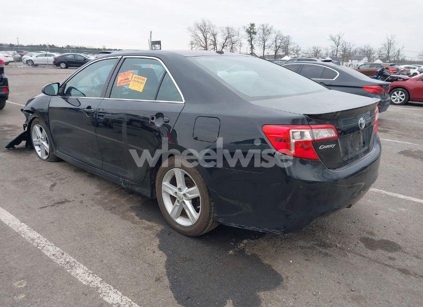 Photo 3 of 2013 Toyota Camry SE (VIN 4T1BF1FK3DU717119)