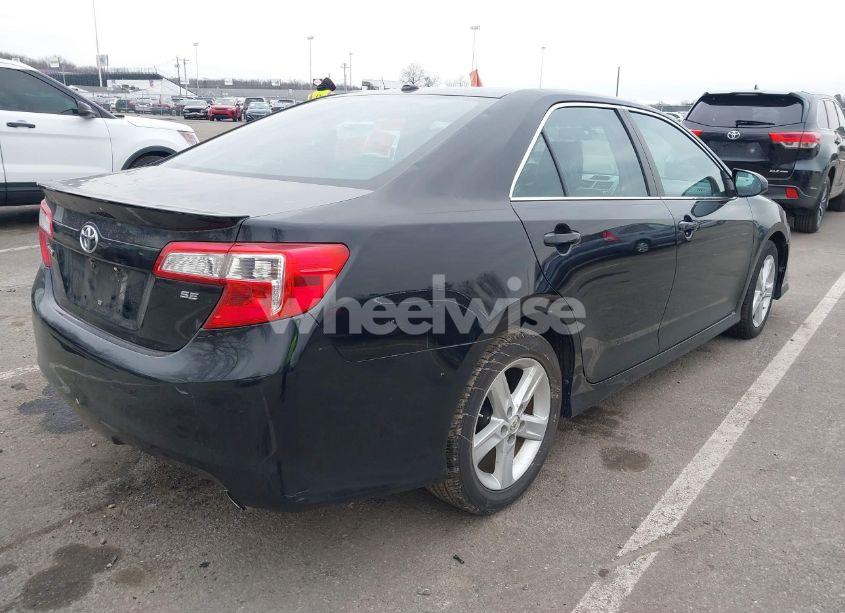 Photo 4 of 2013 Toyota Camry SE (VIN 4T1BF1FK3DU717119)