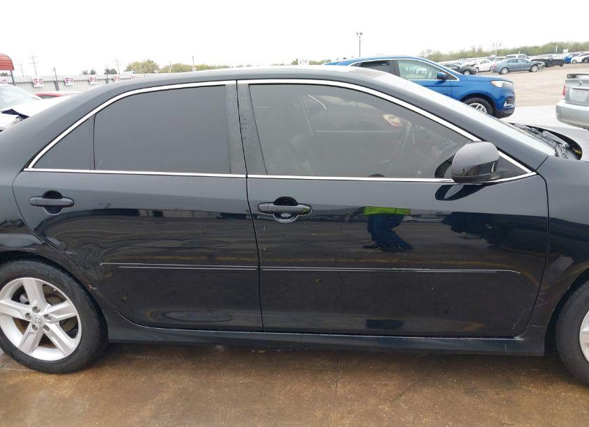 Photo 13 of 2014 Toyota Camry SE (VIN 4T1BF1FK3EU303520)