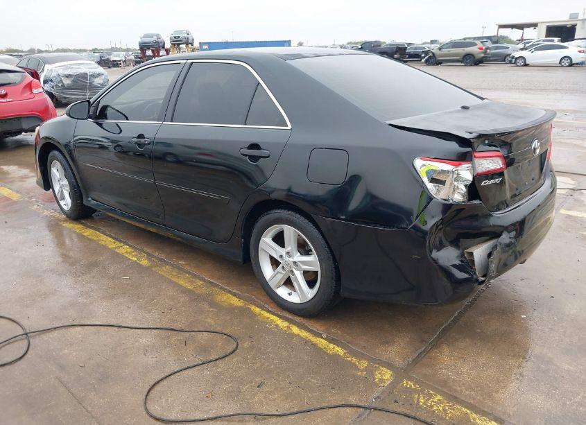 Photo 3 of 2014 Toyota Camry SE (VIN 4T1BF1FK3EU303520)