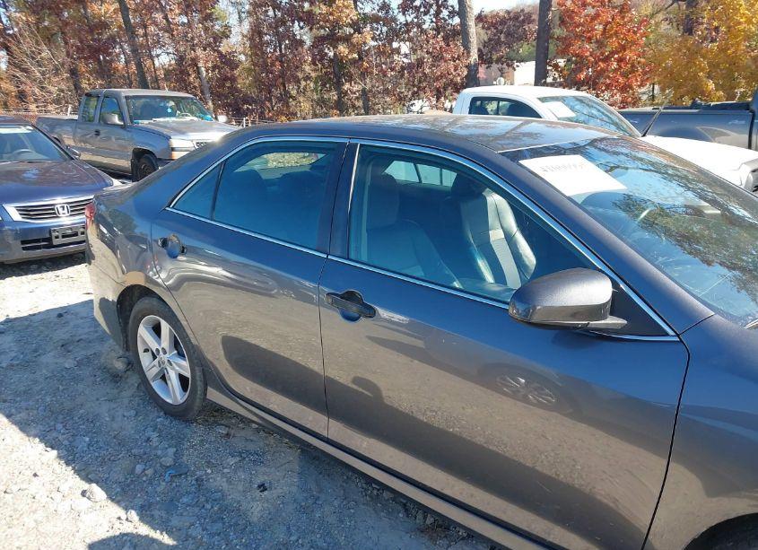 Photo 13 of 2014 Toyota Camry SE (VIN 4T1BF1FK3EU309916)