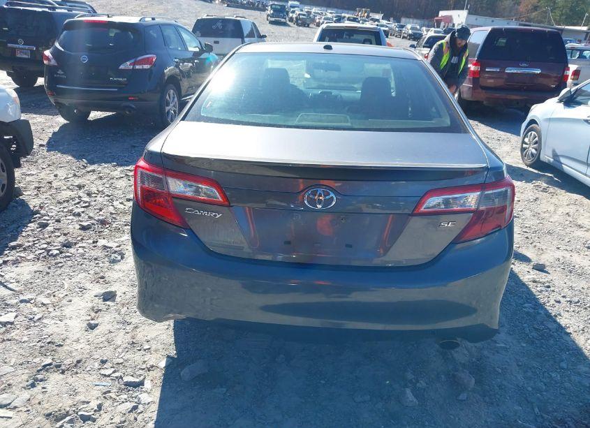 Photo 16 of 2014 Toyota Camry SE (VIN 4T1BF1FK3EU309916)