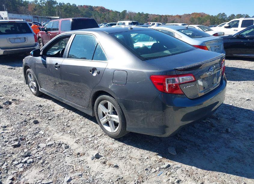 Photo 3 of 2014 Toyota Camry SE (VIN 4T1BF1FK3EU309916)