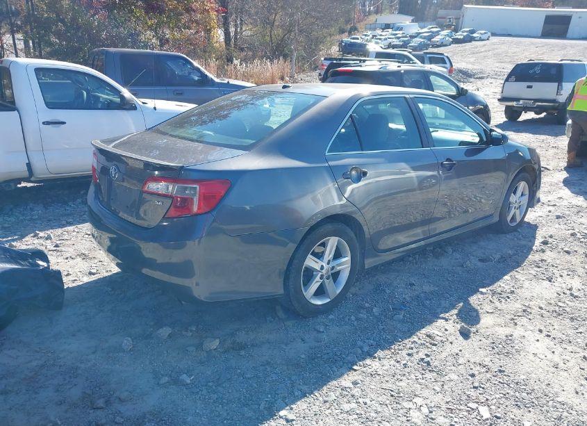 Photo 4 of 2014 Toyota Camry SE (VIN 4T1BF1FK3EU309916)